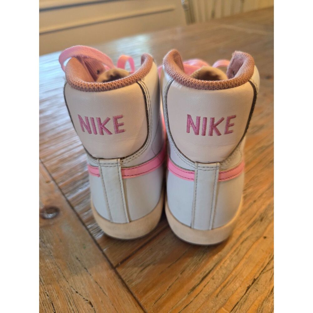 Nike Blazer Mid 77 White Pink Spell,  size 4 youth style# DZ2900-100